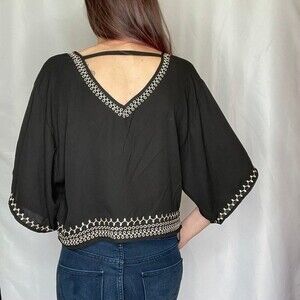 Monteau Los Angeles Embroidered Crop Top Black Cream Boho Blouse M